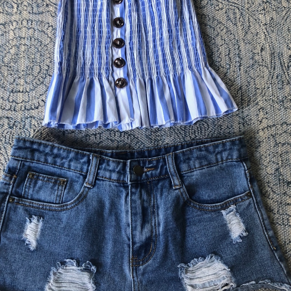 Distressed Jean Shorts - Picture 3 of 4